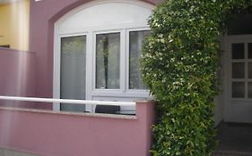 Apartments & Rooms Nikolic